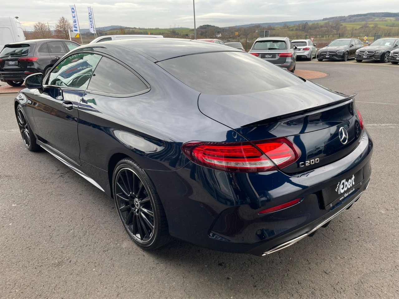 Mercedes-Benz C 200 AMG Night+ToTW+R-Kamera+Carpaly+DAB+19" - Купе: фото 3 Mercedes-Benz C 200 AMG Night+ToTW+R-Kamera+Carpaly+DAB+19" - Купе: фото 3