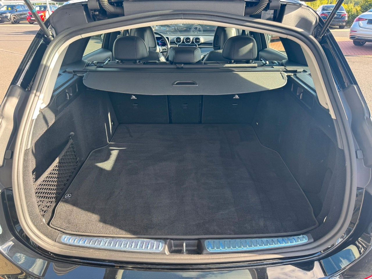 Универсал Mercedes-Benz C 300d T Avantgarde+RKamera+TotW+Ambiente: фото 8 Универсал Mercedes-Benz C 300d T Avantgarde+RKamera+TotW+Ambiente: фото 8