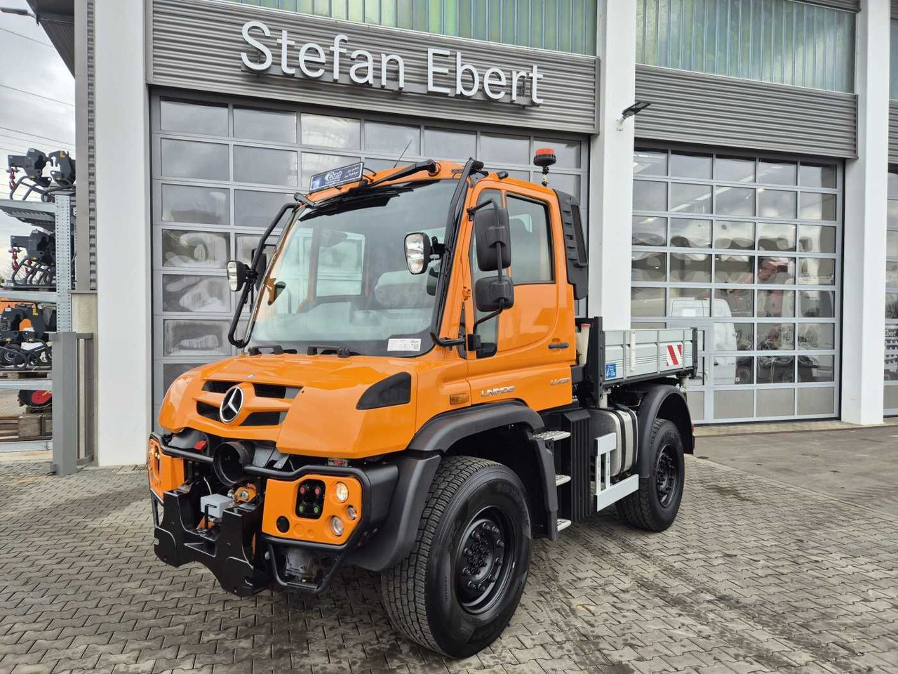 Mercedes-Benz Unimog U423 4x4 Hydrostat Zapfwelle - Самосвал: фото 2 Mercedes-Benz Unimog U423 4x4 Hydrostat Zapfwelle - Самосвал: фото 2