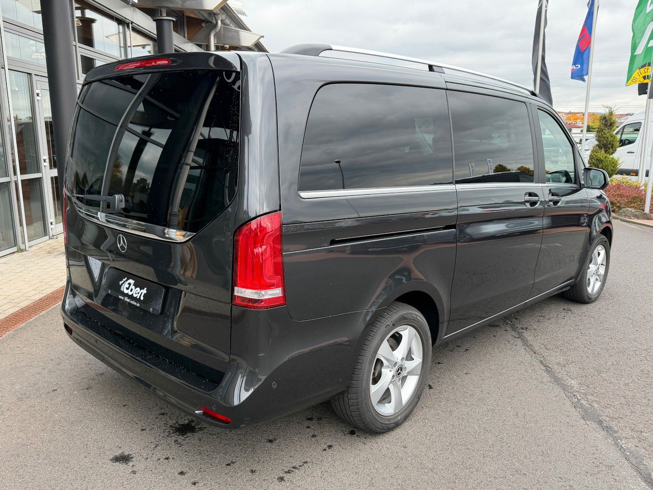 Mercedes-Benz V 250 AVANTGARDE ED AHK Tisch 6Sitze - Пассажирский фургон: фото 4 Mercedes-Benz V 250 AVANTGARDE ED AHK Tisch 6Sitze - Пассажирский фургон: фото 4