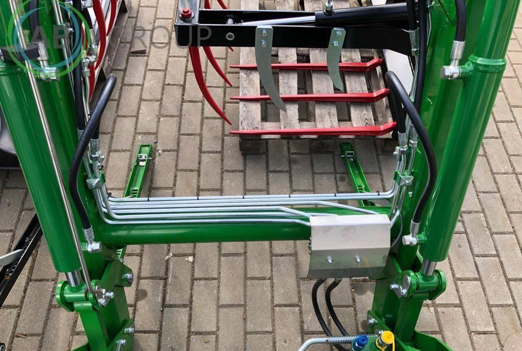 Hydrometal front loader AT-10 - Фронтальный погрузчик для трактора: фото 5 Hydrometal front loader AT-10 - Фронтальный погрузчик для трактора: фото 5