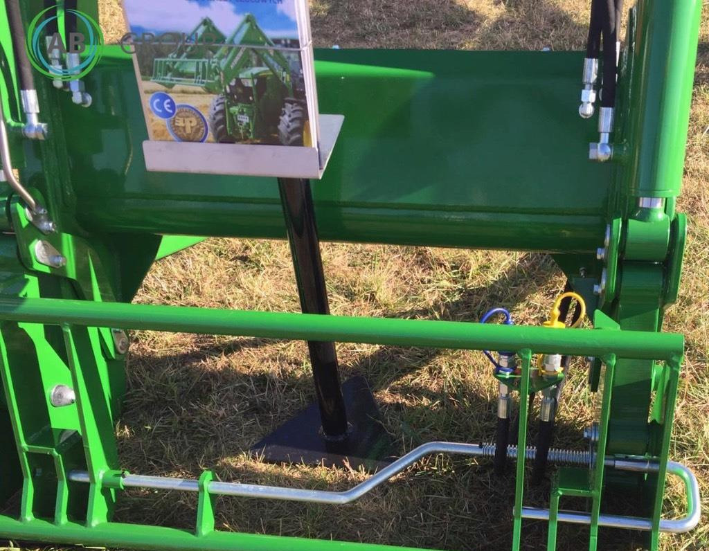 Hydrometal front loader AT-40 - Фронтальный погрузчик для трактора: фото 4 Hydrometal front loader AT-40 - Фронтальный погрузчик для трактора: фото 4