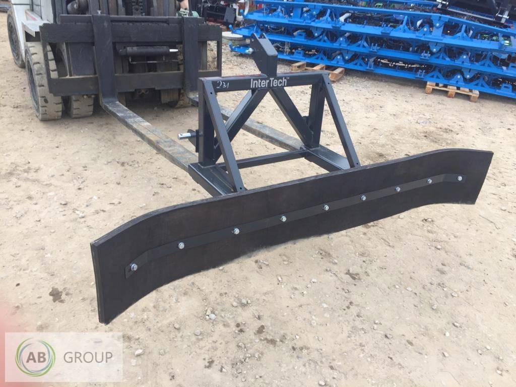 Inter-Tech manure scraper 2,6m - Техника для внесения удобрений: фото 1 Inter-Tech manure scraper 2,6m - Техника для внесения удобрений: фото 1