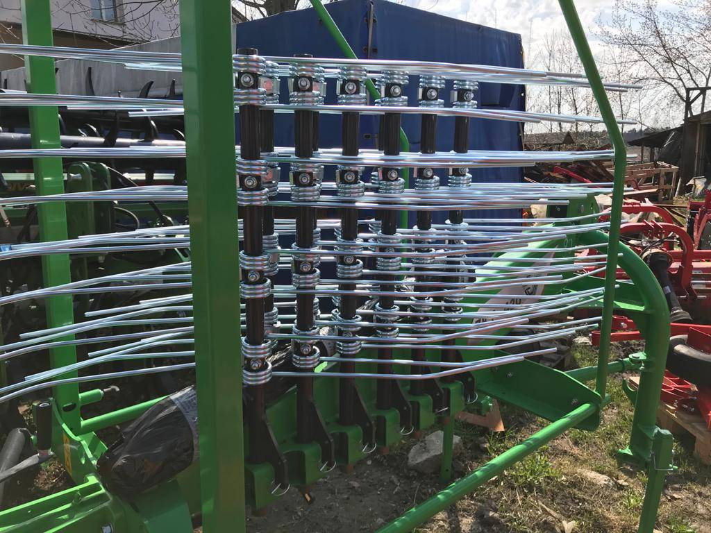 Inter-Tech rotary rake 4,2m - Сеноворошилка: фото 2 Inter-Tech rotary rake 4,2m - Сеноворошилка: фото 2