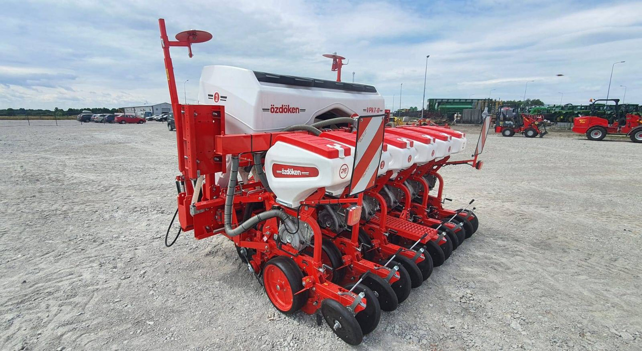 Ozdoken pneumatic precision seeder model VPKT-DG6 - on stock - Сеялка точного высева: фото 1 Ozdoken pneumatic precision seeder model VPKT-DG6 - on stock - Сеялка точного высева: фото 1