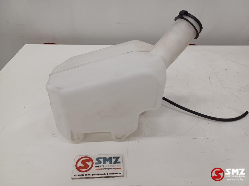 Caterpillar Window washer tank Caterpillar - Щетка стеклоочистителя для Погрузочно-разгрузочной техники: фото 2 Caterpillar Window washer tank Caterpillar - Щетка стеклоочистителя для Погрузочно-разгрузочной техники: фото 2