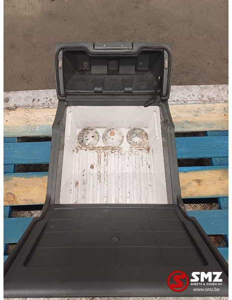 MAN Occ koelkast 35L MAN - Кабина и интерьер для Грузовиков: фото 5 MAN Occ koelkast 35L MAN - Кабина и интерьер для Грузовиков: фото 5