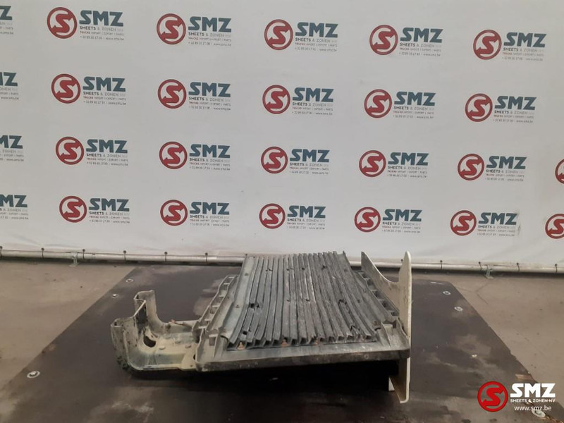 MAN Occ spatbord vooraan rechts + spatbordhouder MAN - Кузов и экстерьер для Грузовиков: фото 4 MAN Occ spatbord vooraan rechts + spatbordhouder MAN - Кузов и экстерьер для Грузовиков: фото 4