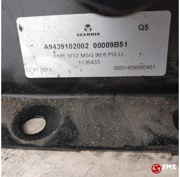 Mercedes-Benz Occ bestuurdersstoel Mercedes Actros MP3 - Кабина и интерьер для Грузовиков: фото 5 Mercedes-Benz Occ bestuurdersstoel Mercedes Actros MP3 - Кабина и интерьер для Грузовиков: фото 5