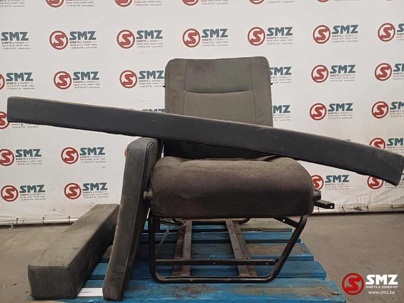 Renault Occ extra zitting Renault - Кабина и интерьер для Грузовиков: фото 1 Renault Occ extra zitting Renault - Кабина и интерьер для Грузовиков: фото 1