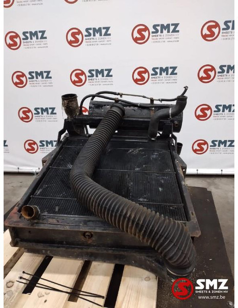 Renault Occ radiator + expansievat Renault 87cm hoog x 70 - Радиатор для Грузовиков: фото 2 Renault Occ radiator + expansievat Renault 87cm hoog x 70 - Радиатор для Грузовиков: фото 2