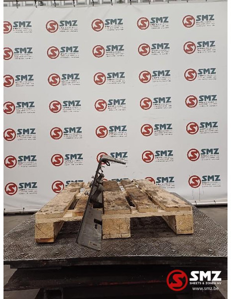 Renault Occ voorbumper Renault - Бампер для Грузовиков: фото 4 Renault Occ voorbumper Renault - Бампер для Грузовиков: фото 4