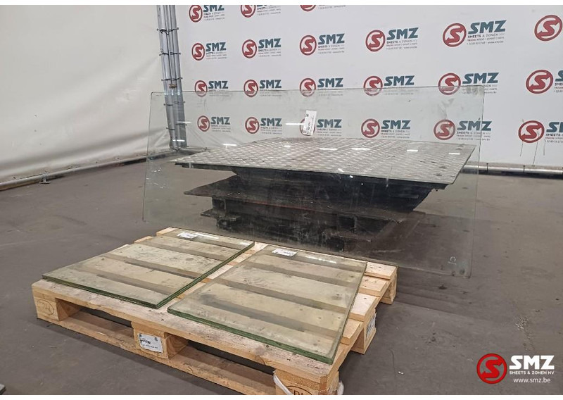 Zettelmeyer Occ set vensters Zettelmeyer - Стекло и запчасти для Грузовиков: фото 3 Zettelmeyer Occ set vensters Zettelmeyer - Стекло и запчасти для Грузовиков: фото 3