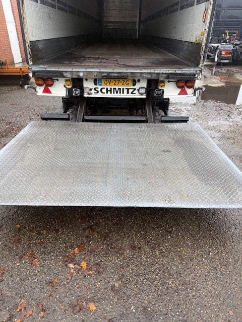 Schmitz Cargobull Achter sluitklep Liftassen - Полуприцеп-фургон: фото 4 Schmitz Cargobull Achter sluitklep Liftassen - Полуприцеп-фургон: фото 4