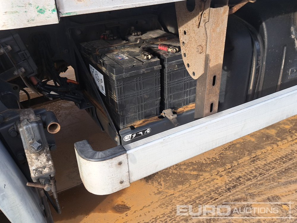 Грузовик с закрытым кузовом 2020 DAF LF180: фото 13