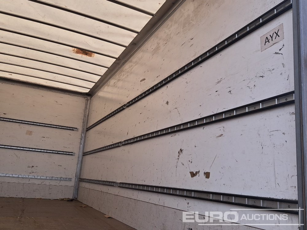 Грузовик с закрытым кузовом 2020 DAF LF180: фото 21