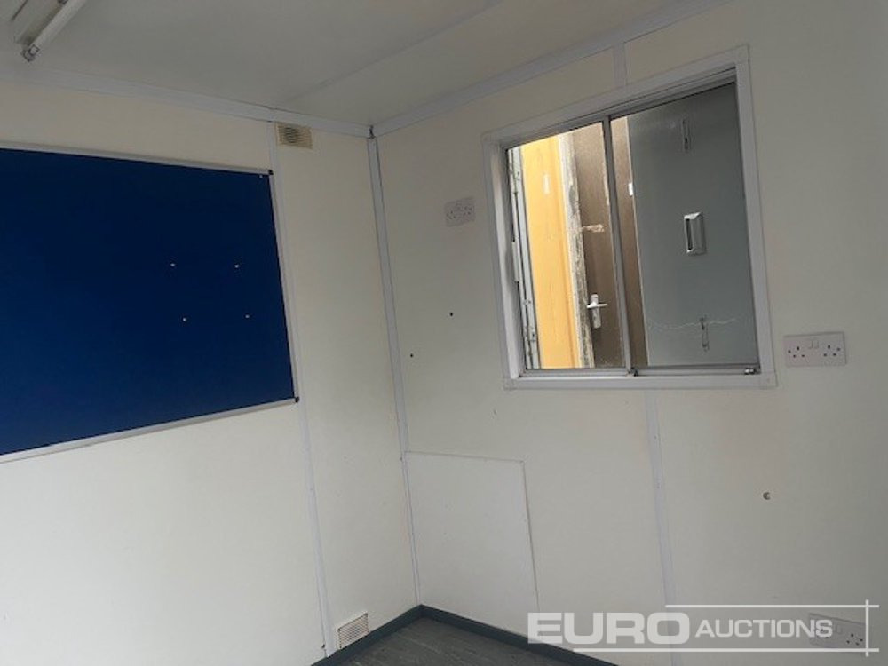 20ft 50/50 Office / Store (Selling offsite - Rodington, Shropshire) (Cannot Be Reconsigned) - Морской контейнер: фото 4 20ft 50/50 Office / Store (Selling offsite - Rodington, Shropshire) (Cannot Be Reconsigned) - Морской контейнер: фото 4