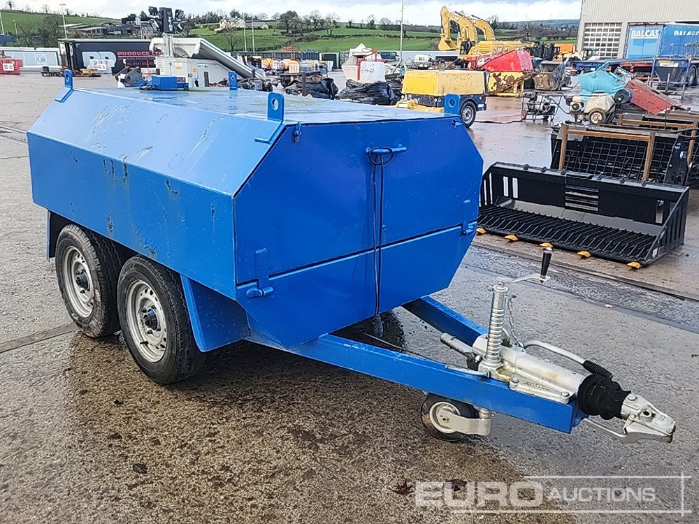 Chieftain Twin Axle Fuel Bowser, 12 Volt Pump - Резервуар для хранения: фото 2 Chieftain Twin Axle Fuel Bowser, 12 Volt Pump - Резервуар для хранения: фото 2