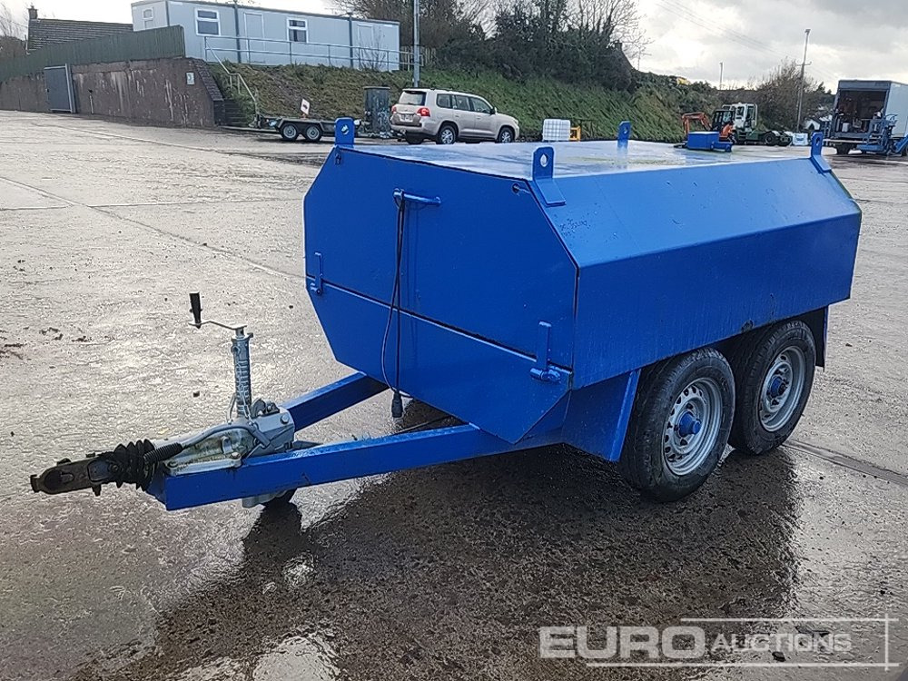 Chieftain Twin Axle Fuel Bowser, 12 Volt Pump - Резервуар для хранения: фото 1 Chieftain Twin Axle Fuel Bowser, 12 Volt Pump - Резервуар для хранения: фото 1