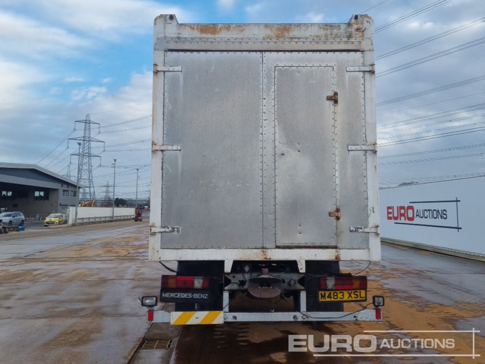 Mercedes 1820 - Грузовик с закрытым кузовом: фото 5 Mercedes 1820 - Грузовик с закрытым кузовом: фото 5