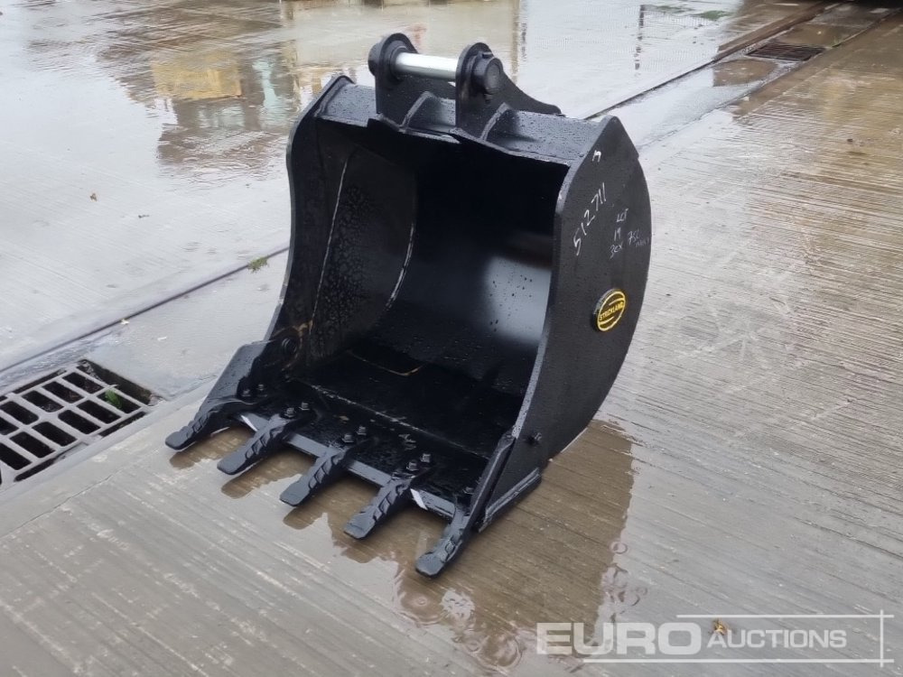 Unused Strickland 30" Digging Bucket 45mm Pin to suit 4-6 Ton Excavator - Ковш: фото 1 Unused Strickland 30" Digging Bucket 45mm Pin to suit 4-6 Ton Excavator - Ковш: фото 1