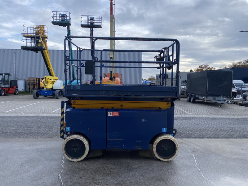 Iteco IT12151, Schaar hoogwerker, 14 meter - Ножничный подъемник: фото 5 Iteco IT12151, Schaar hoogwerker, 14 meter - Ножничный подъемник: фото 5