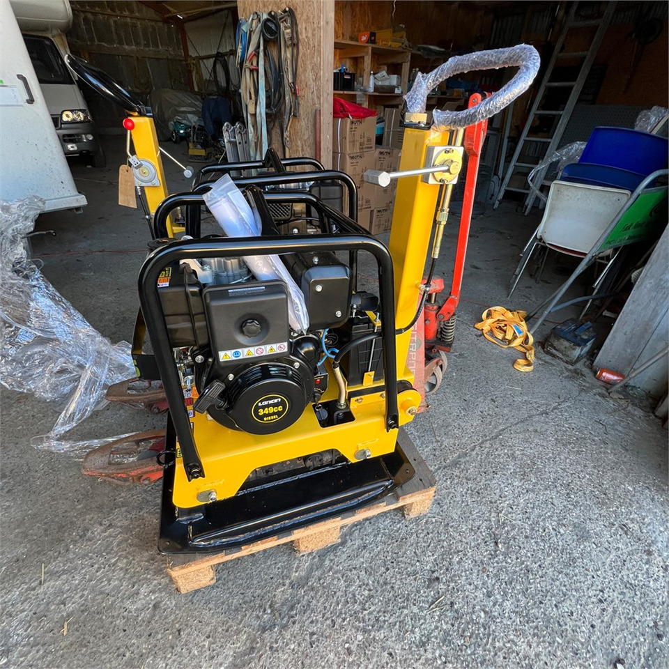 Bernards RT220-1 - Виброплита: фото 1 Bernards RT220-1 - Виброплита: фото 1