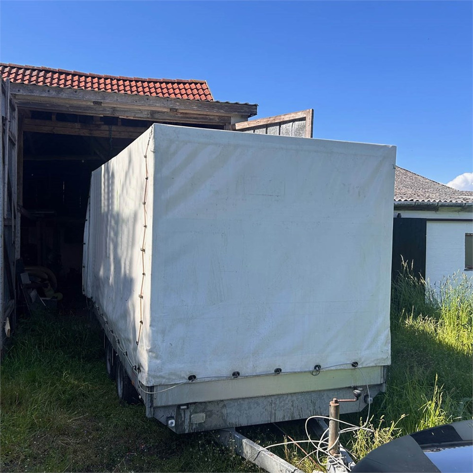 Eduard 4 - Тентованный прицеп: фото 4 Eduard 4 - Тентованный прицеп: фото 4