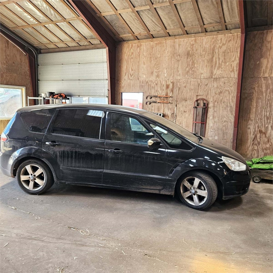 Ford S-Max - Внедорожник: фото 1 Ford S-Max - Внедорожник: фото 1