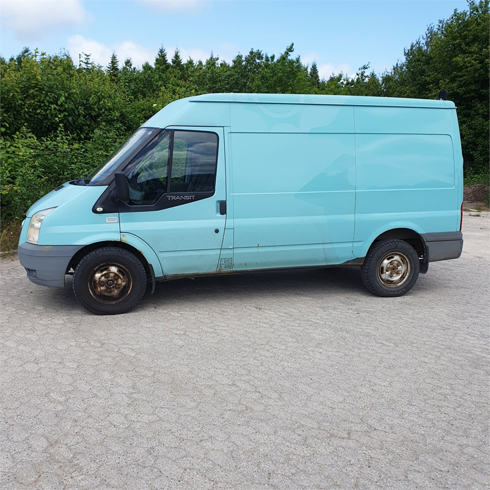 Ford Transit Van 2,4 Tdci 350m Rwd - Цельнометаллический фургон: фото 3 Ford Transit Van 2,4 Tdci 350m Rwd - Цельнометаллический фургон: фото 3