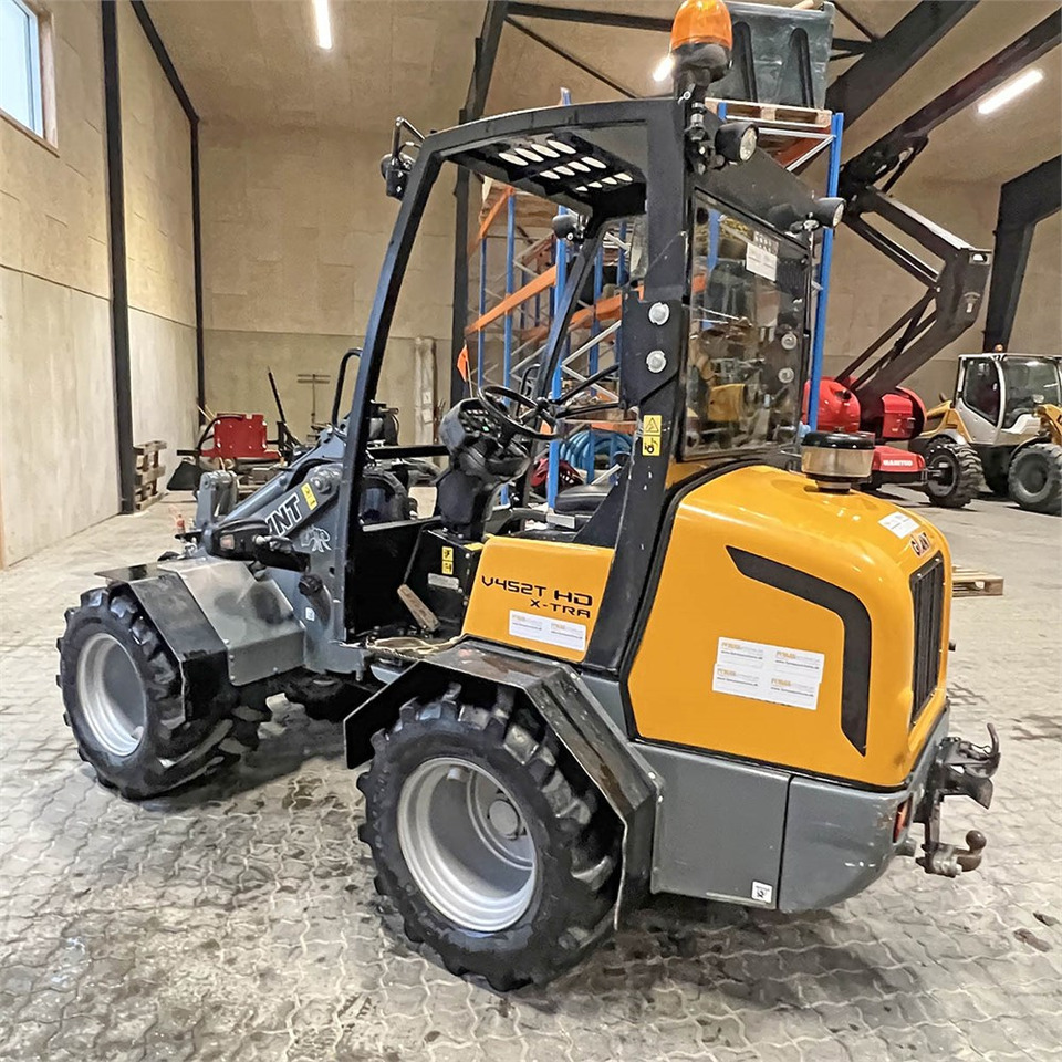 Giant V452T X-Tra HD - Колёсный погрузчик: фото 1 Giant V452T X-Tra HD - Колёсный погрузчик: фото 1