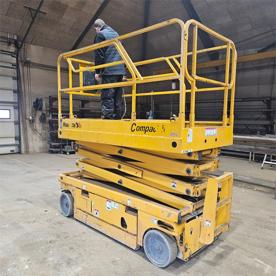 Haulotte Ciseaux Compact 10 - Ножничный подъемник: фото 3 Haulotte Ciseaux Compact 10 - Ножничный подъемник: фото 3