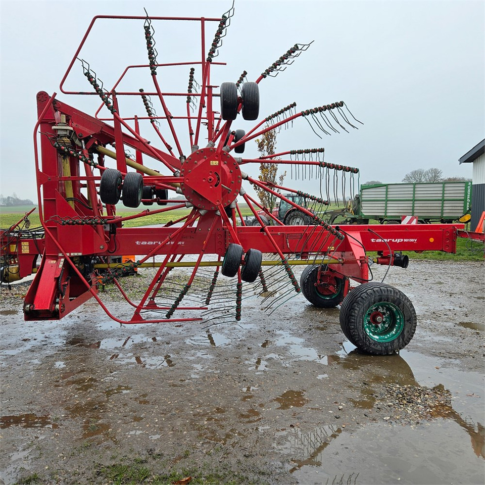 Kverneland Taarup 90150 V - Техника для сенозаготовки: фото 3 Kverneland Taarup 90150 V - Техника для сенозаготовки: фото 3