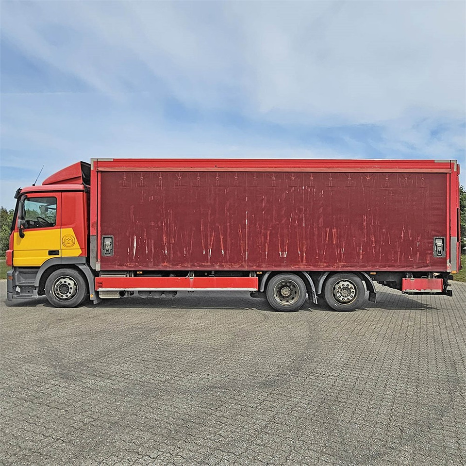 Mercedes Actros 2541 - Грузовик с закрытым кузовом: фото 2 Mercedes Actros 2541 - Грузовик с закрытым кузовом: фото 2