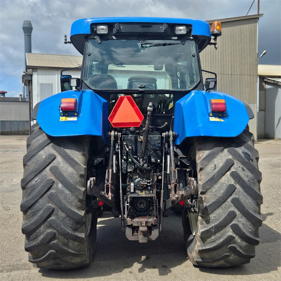 New Holland T7550 - Трактор: фото 4 New Holland T7550 - Трактор: фото 4