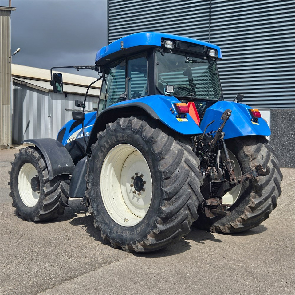 New Holland T7550 - Трактор: фото 3 New Holland T7550 - Трактор: фото 3