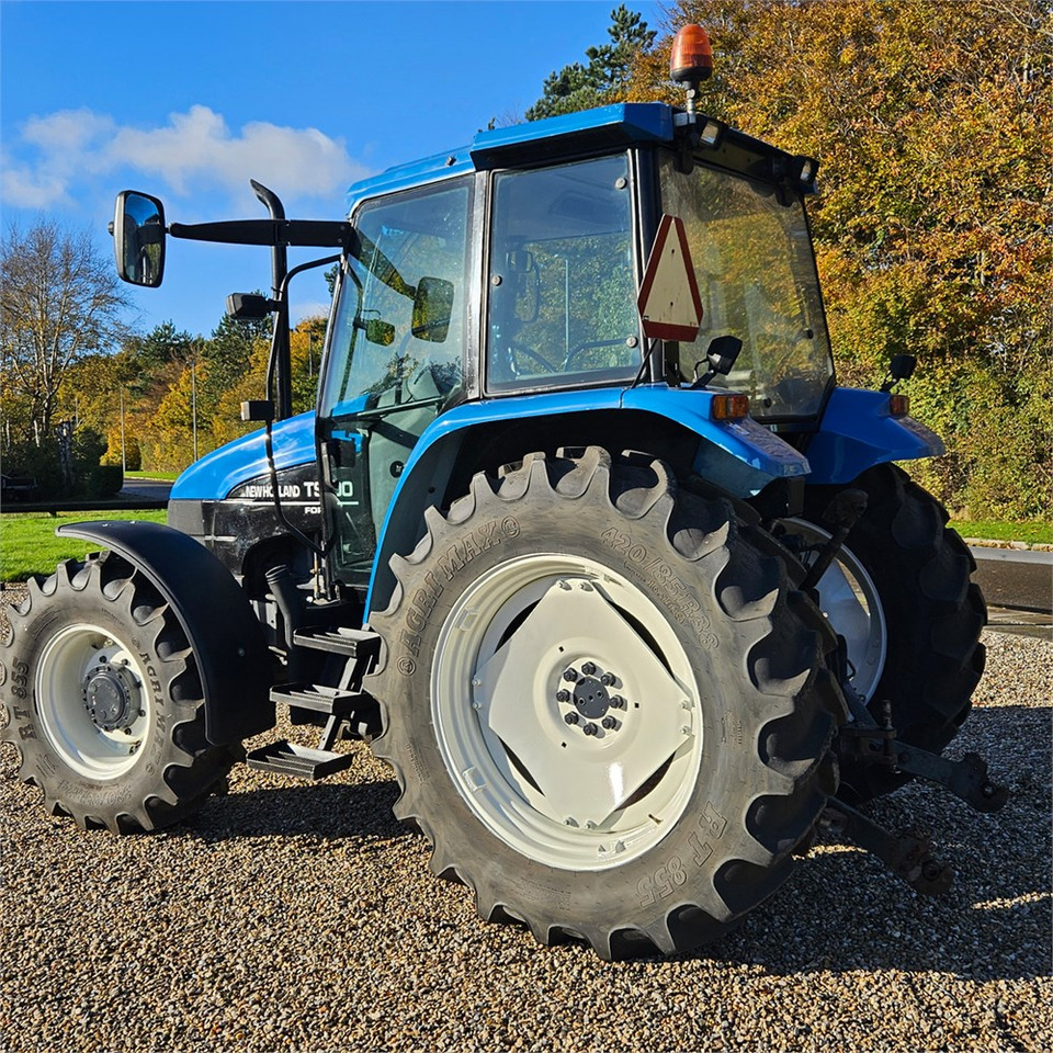 New Holland TS 100 - Трактор: фото 4 New Holland TS 100 - Трактор: фото 4