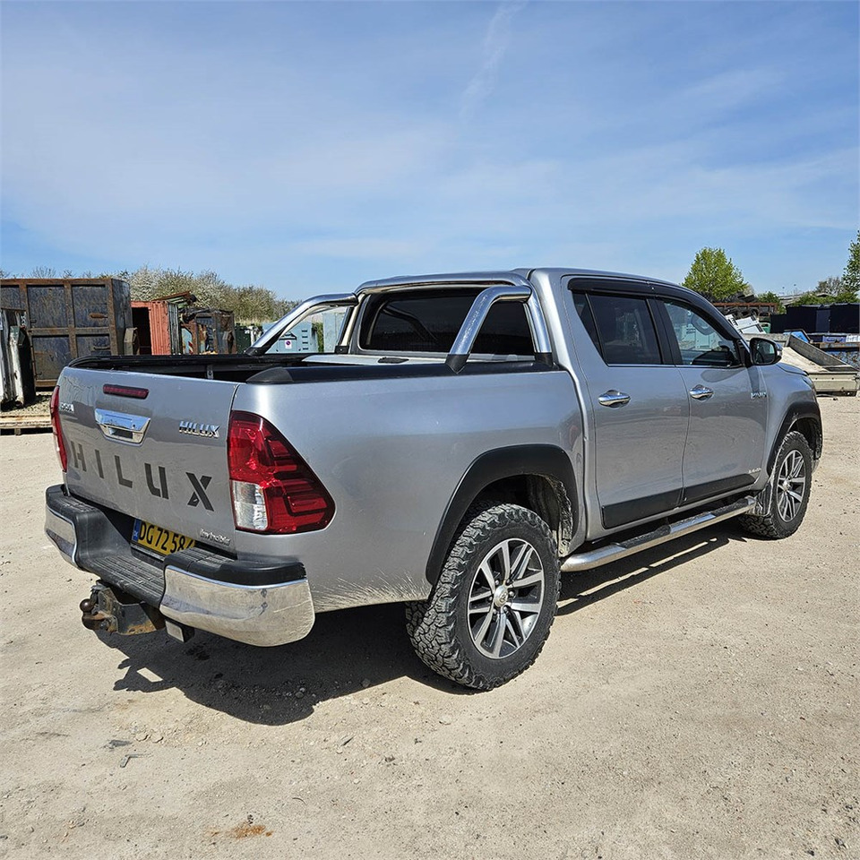 Toyota Hillux - Пикап: фото 3 Toyota Hillux - Пикап: фото 3