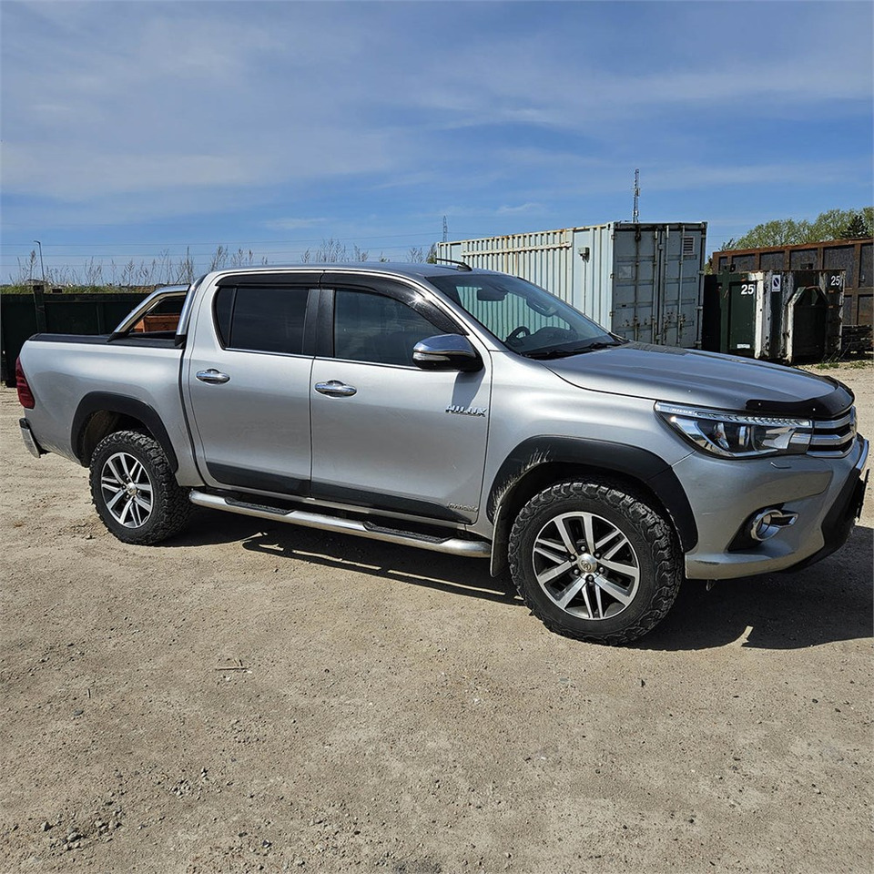 Toyota Hillux - Пикап: фото 1 Toyota Hillux - Пикап: фото 1