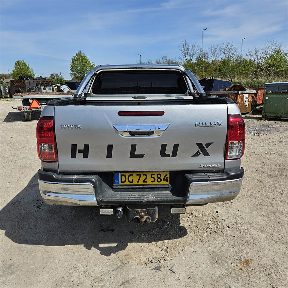 Toyota Hillux - Пикап: фото 4 Toyota Hillux - Пикап: фото 4