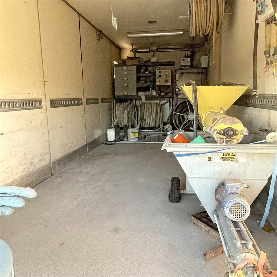 Volvo FM12 - Грузовик с закрытым кузовом: фото 5 Volvo FM12 - Грузовик с закрытым кузовом: фото 5