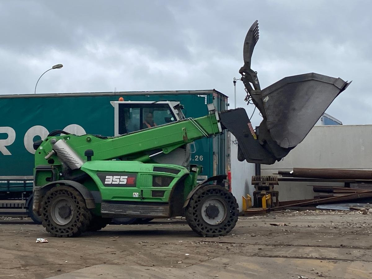 Sennebogen 355 E - Телескопический погрузчик: фото 2 Sennebogen 355 E - Телескопический погрузчик: фото 2