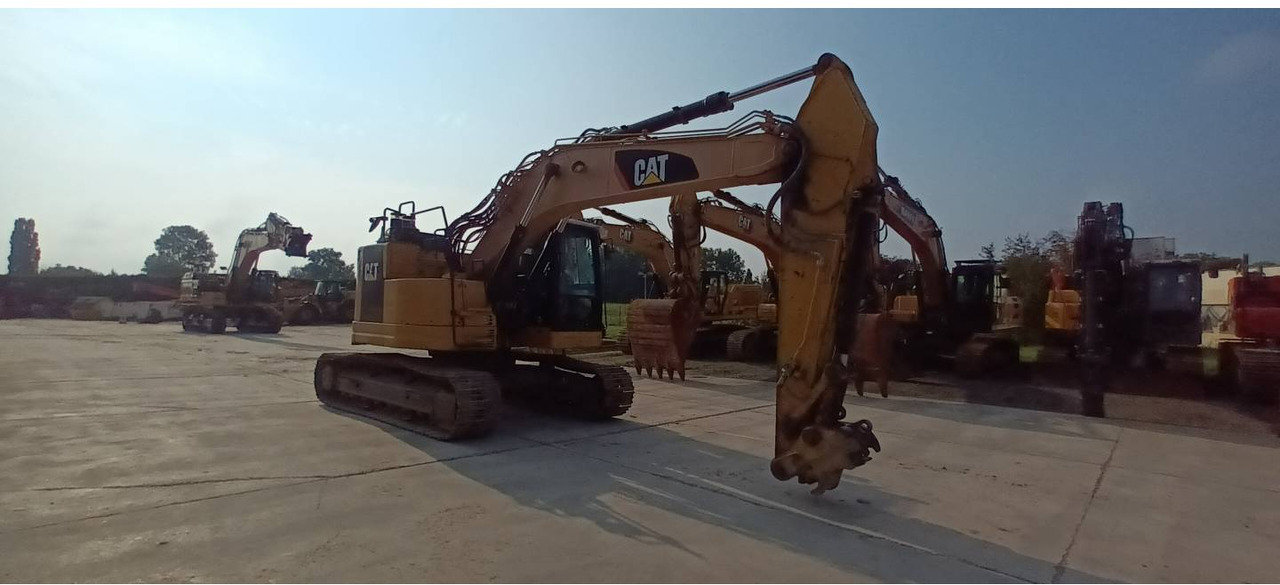 CAT 325F CR - Гусеничный экскаватор: фото 2 CAT 325F CR - Гусеничный экскаватор: фото 2