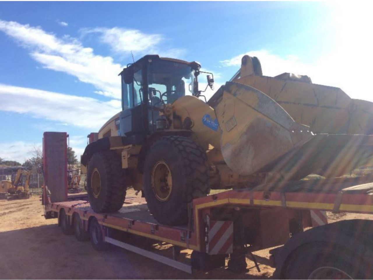 CAT 938M - Колёсный погрузчик: фото 4 CAT 938M - Колёсный погрузчик: фото 4