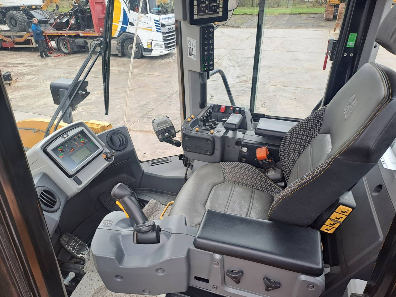 Колёсный погрузчик CAT 950M: фото 18 Колёсный погрузчик CAT 950M: фото 18