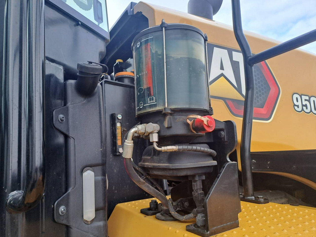 Колёсный погрузчик CAT 950M: фото 12 Колёсный погрузчик CAT 950M: фото 12