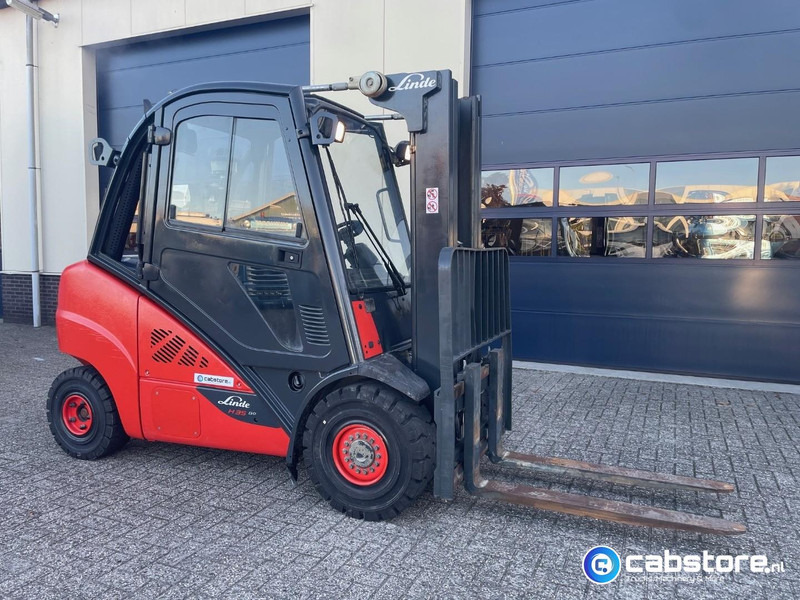 Linde H35D-02 Heftruck - Bouwjaar 2013 - Draaiuren 6892 - Diesel - Side Shift - Freelift - Doorrij hoogte 217 cm !! - Дизельный погрузчик: фото 1 Linde H35D-02 Heftruck - Bouwjaar 2013 - Draaiuren 6892 - Diesel - Side Shift - Freelift - Doorrij hoogte 217 cm !! - Дизельный погрузчик: фото 1
