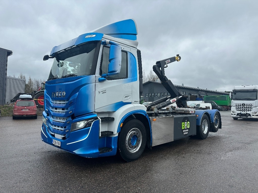 Iveco AD 260S40 Y/FS CNG - Крюковой мультилифт: фото 1 Iveco AD 260S40 Y/FS CNG - Крюковой мультилифт: фото 1