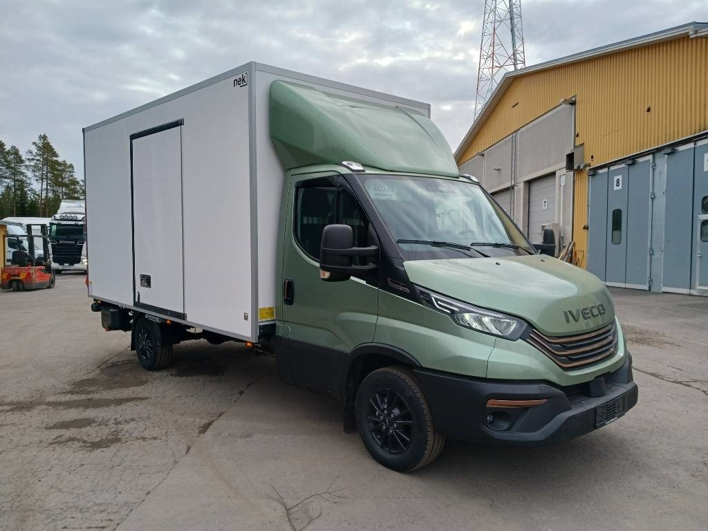 Iveco Daily 35S18A8 - Цельнометаллический фургон: фото 2 Iveco Daily 35S18A8 - Цельнометаллический фургон: фото 2