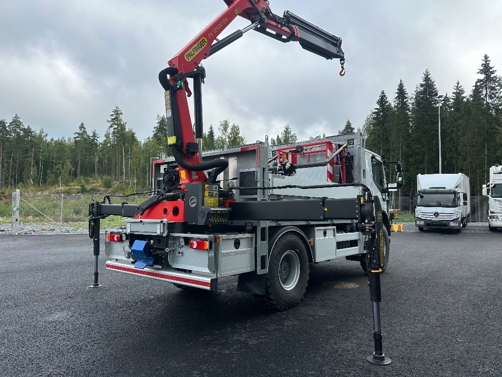 Iveco Eurocargo ML150E28 4x4 sähkölaitos varustein - Автоманипулятор: фото 3 Iveco Eurocargo ML150E28 4x4 sähkölaitos varustein - Автоманипулятор: фото 3